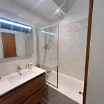 Real Parisian Apartment With 2 Bedrooms And Ac