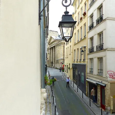Appartamento Real Parisian With 2 Bedrooms And Ac *