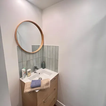 Real Parisian With 2 Bedrooms And Ac Appartamento *