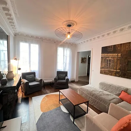 Real Parisian With 2 Bedrooms And Ac Appartamento Parigi