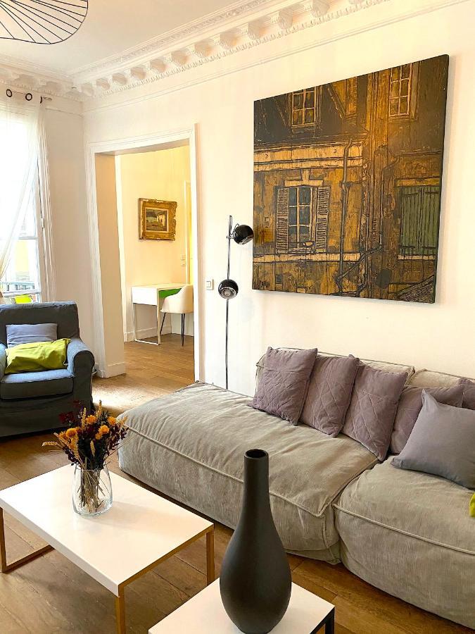 Real Parisian With 2 Bedrooms And Ac Appartamento Parigi