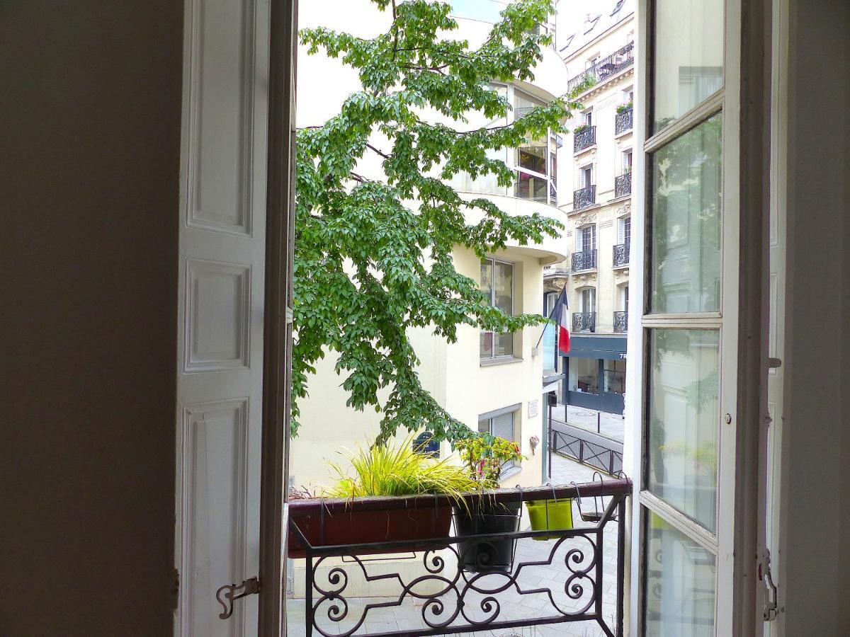 Appartamento Real Parisian With 2 Bedrooms And Ac Parigi