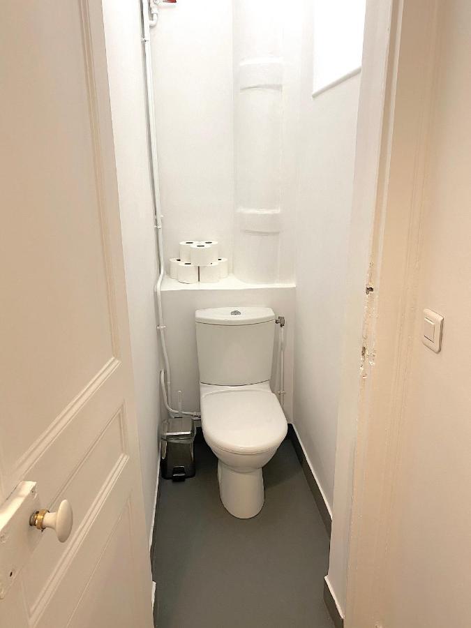 Real Parisian With 2 Bedrooms And Ac Appartamento Parigi
