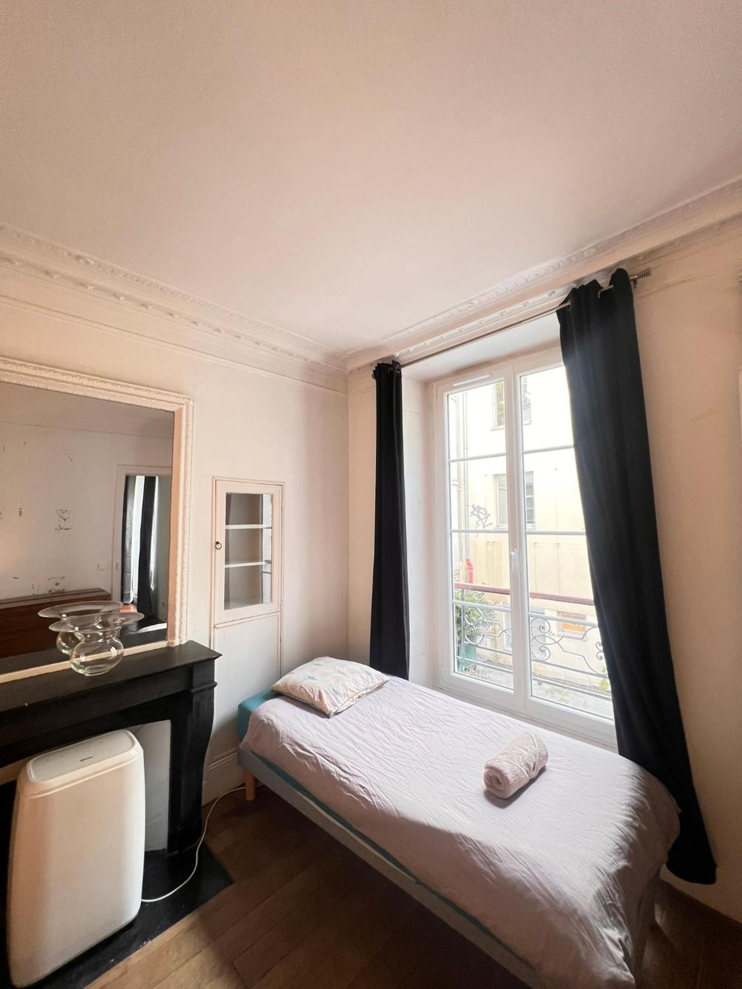 Apartment Real Parisian With 2 Bedrooms And Ac *